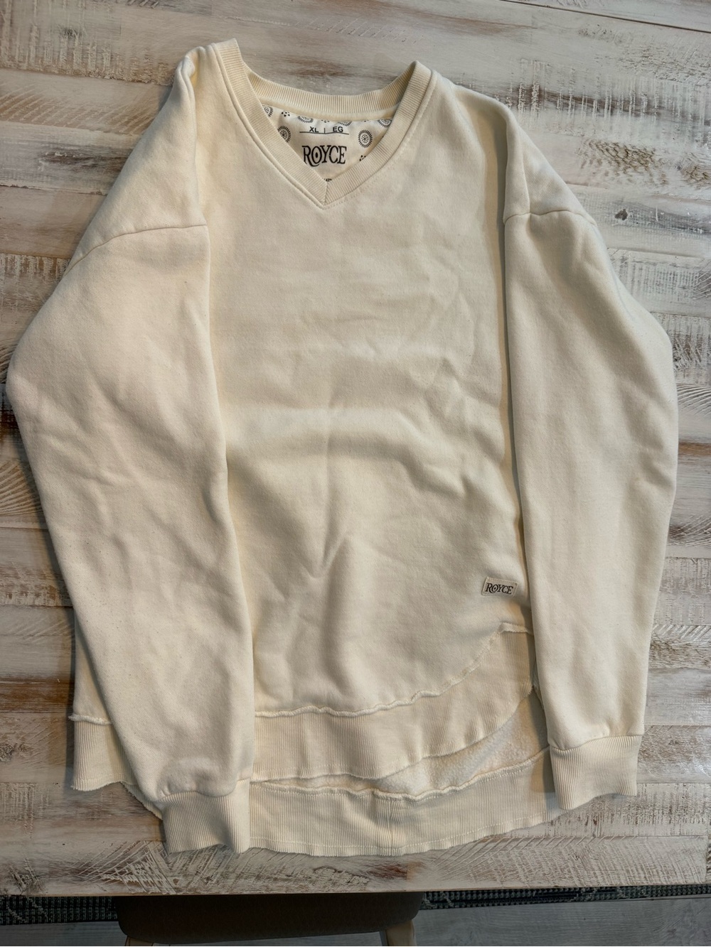 Royce XL Men’s Cream V-Neck Sweater